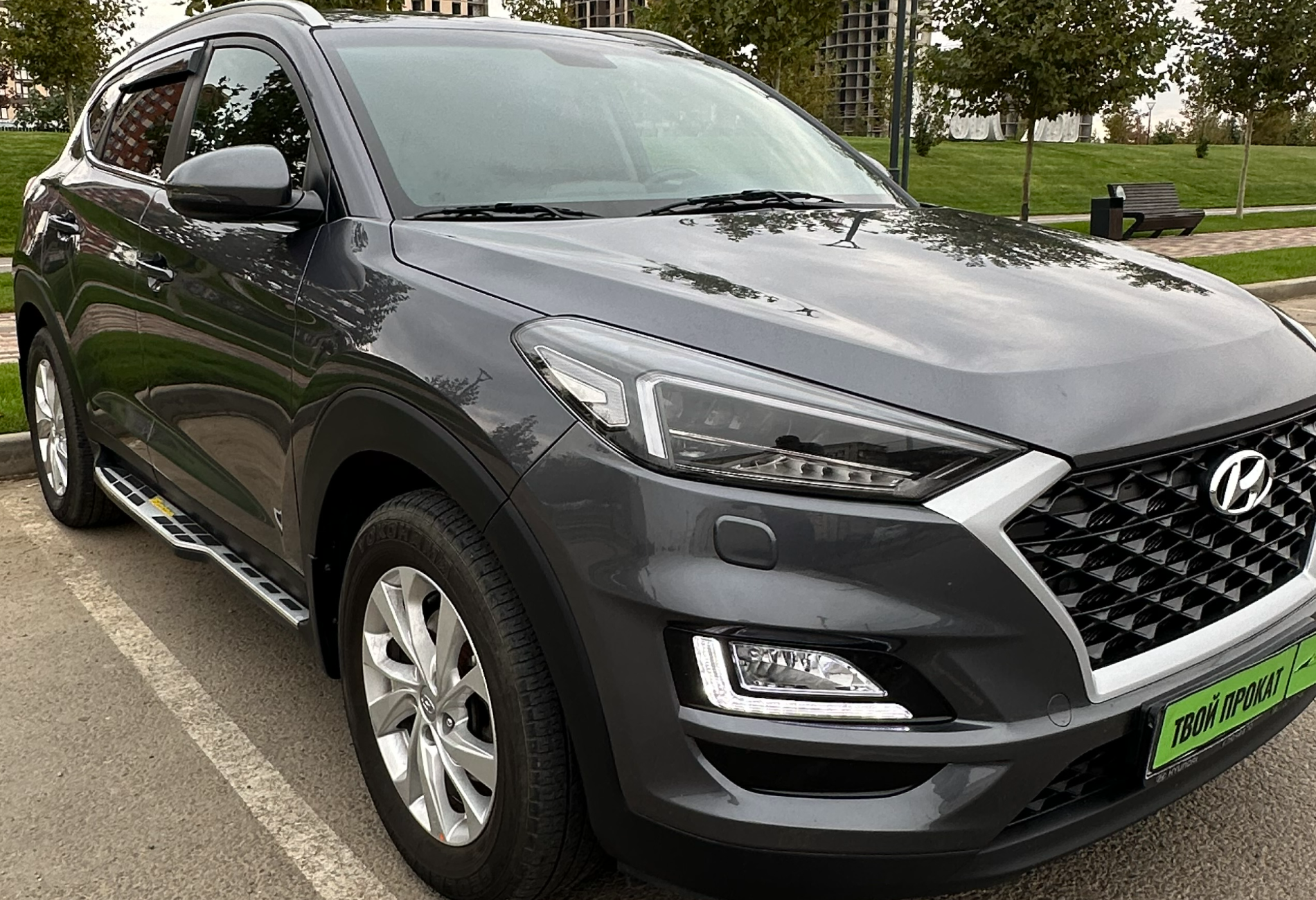 Аренда hyundai tucson комфорт класса 2018 года в городе Москва от 4792 руб./сутки, передний привод, двигатель: бензин, объем 2 литра, ОСАГО (Мультидрайв), без водителя, недорого - RentRide