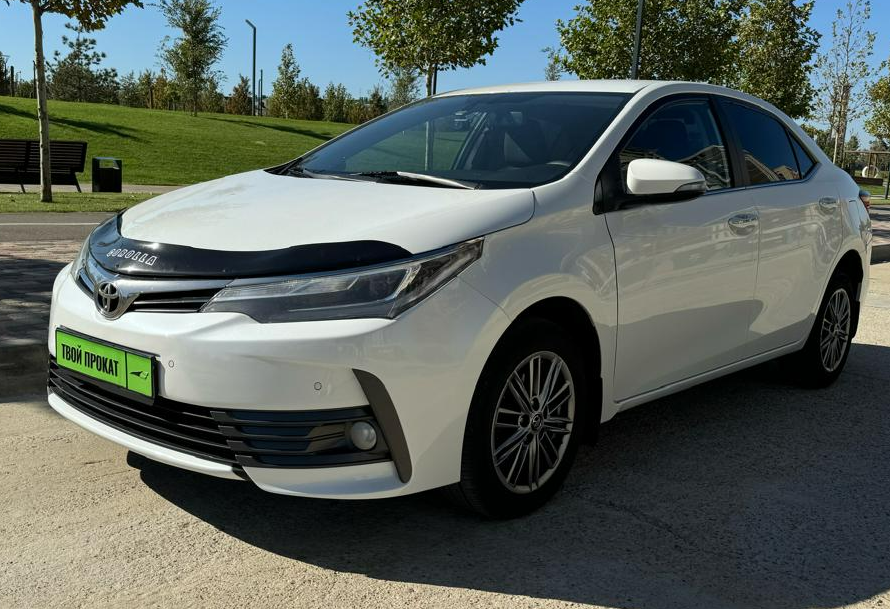 Аренда toyota corolla комфорт класса 2018 года в городе Москва от 3360 руб./сутки, передний привод, двигатель: бензин, объем 1.6 литров, ОСАГО (Мультидрайв), без водителя, недорого - RentRide