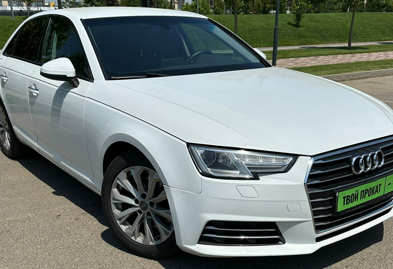 Аренда audi a4 комфорт класса 2015 года в городе Москва от 4792 руб./сутки, передний привод, двигатель: бензин, объем 1.4 литра, ОСАГО (Мультидрайв), без водителя, недорого - RentRide