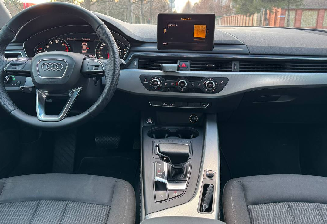 Аренда audi a4 комфорт класса 2015 года в городе Москва от 4792 руб./сутки, передний привод, двигатель: бензин, объем 1.4 литра, ОСАГО (Мультидрайв), без водителя, недорого, вид 6 - RentRide