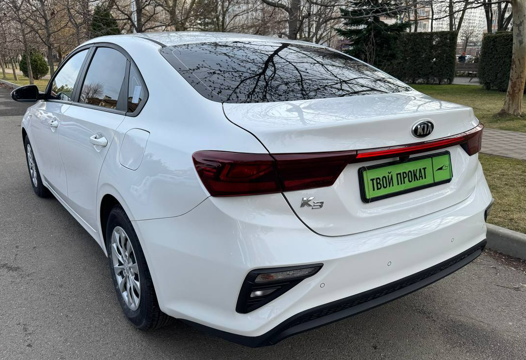 Аренда kia k3 комфорт класса 2020 года в городе Москва от 3600 руб./сутки, передний привод, двигатель: бензин, объем 1.6 литров, ОСАГО (Мультидрайв), без водителя, недорого, вид 5 - RentRide