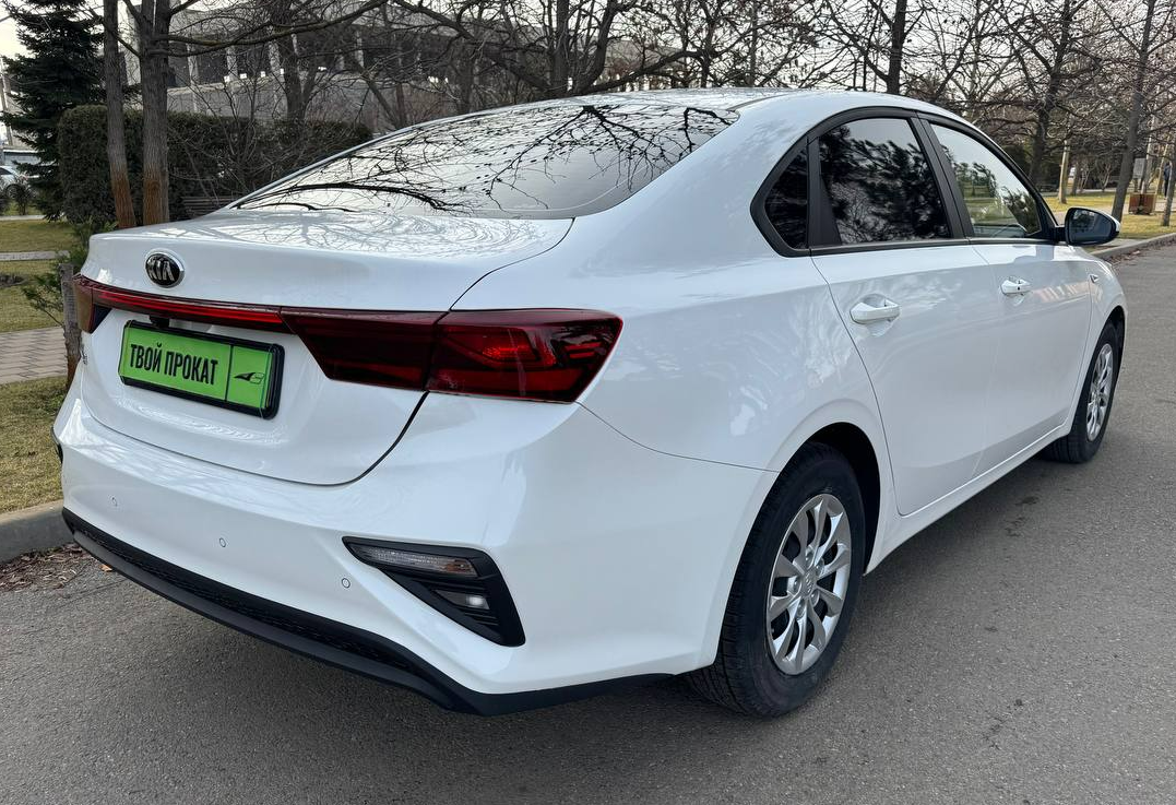 Аренда kia k3 комфорт класса 2020 года в городе Москва от 3600 руб./сутки, передний привод, двигатель: бензин, объем 1.6 литров, ОСАГО (Мультидрайв), без водителя, недорого, вид 4 - RentRide