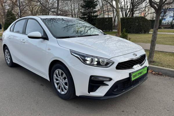 Прокат авто kia k3 комфорт класса 2020 года в городе Краснодар от 3600 руб./сутки, передний привод, двигатель: бензин, объем 1.6 литров, ОСАГО (Мультидрайв), без водителя, недорого - RentRide