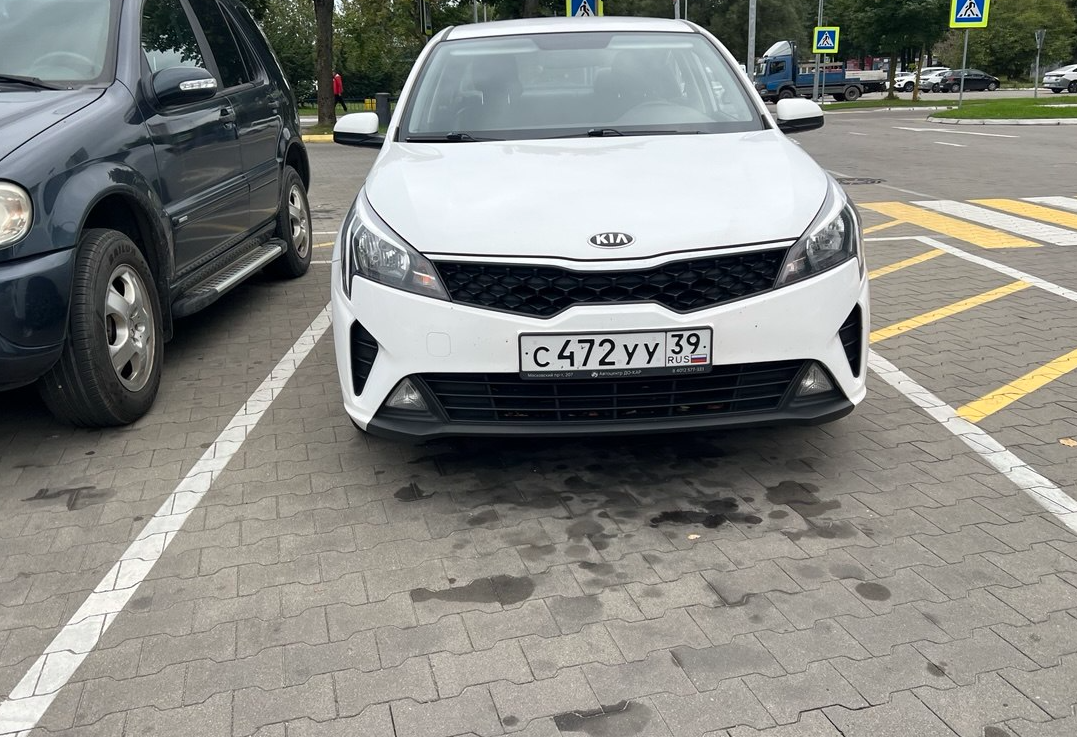 Аренда kia rio эконом класса 2021 года в городе Москва от 2400 руб./сутки, передний привод, двигатель: бензин, объем 1.4 литра, каско (Мультидрайв), ОСАГО (Впишу в полис), без водителя, недорого, вид 4 - RentRide