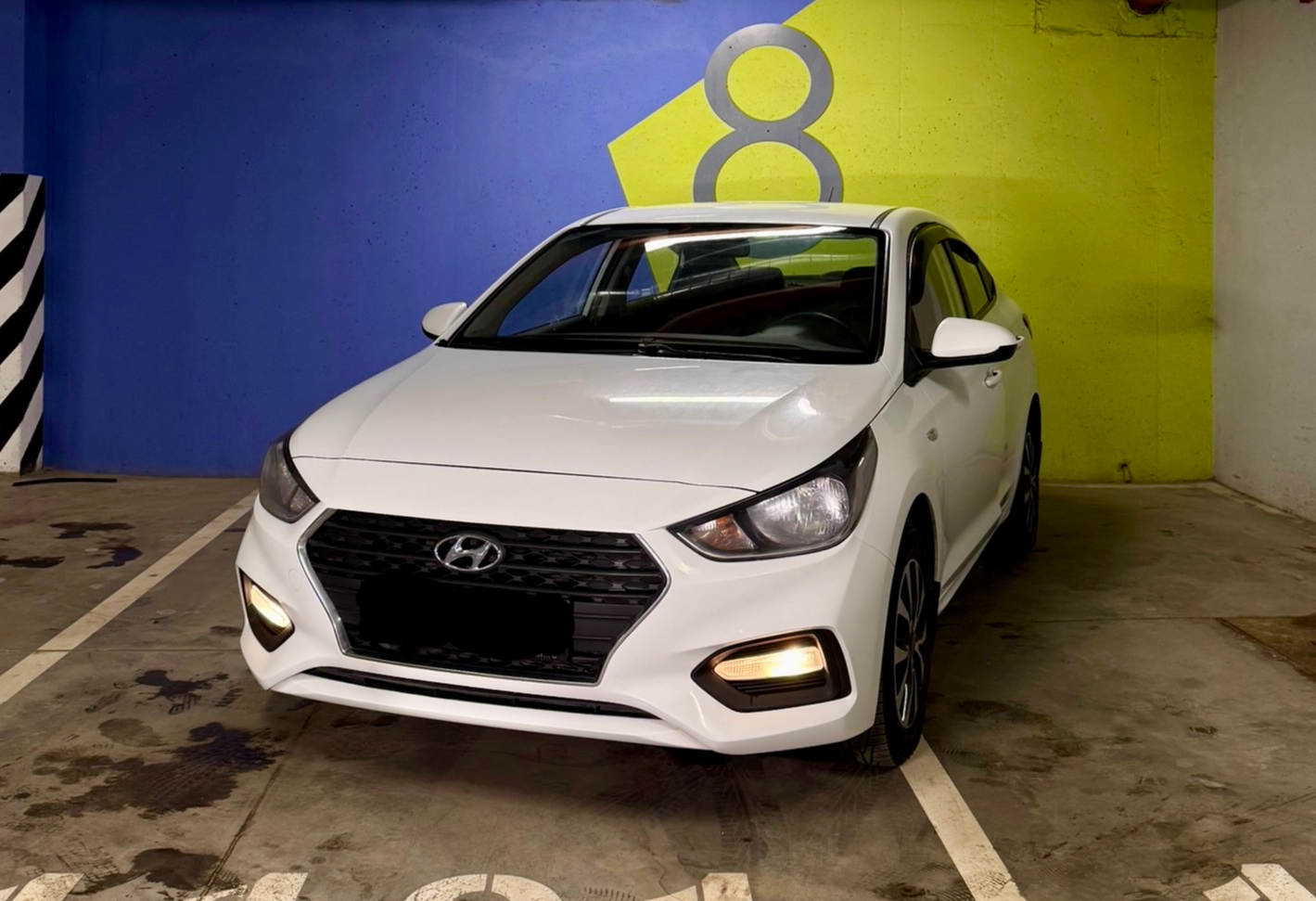 Аренда hyundai solaris эконом класса 2017 года в городе Москва Саларьево от 1780 руб./сутки, передний привод, двигатель: бензин, объем 1.6 литров, ОСАГО (Мультидрайв), без водителя, недорого - RentRide