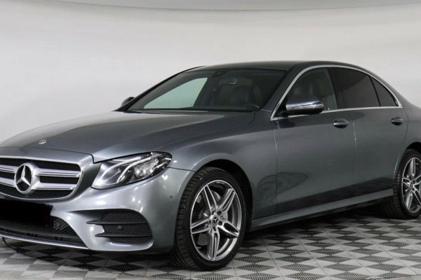 Прокат авто mercedes-benz e-klass бизнес класса 2018 года в городе Москва Нагорная от 9600 руб./сутки, полный привод, двигатель: бензин, объем 2 литра, ОСАГО (Впишу в полис), без водителя, недорого - RentRide