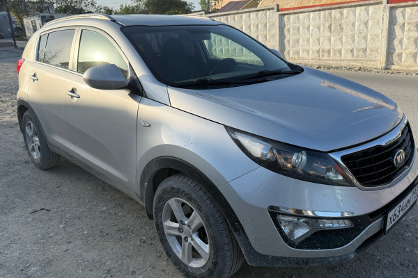 Прокат авто kia sportage эконом класса 2014 года в городе Новороссийск от 2400 руб./сутки, передний привод, двигатель: бензин, объем 2 литра, ОСАГО (Впишу в полис), без водителя, недорого - RentRide