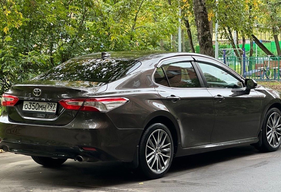 Аренда toyota camry комфорт класса 2019 года в городе Москва Нагорная от 4720 руб./сутки, передний привод, двигатель: бензин, объем 2.5 литров, ОСАГО (Впишу в полис), без водителя, недорого, вид 5 - RentRide