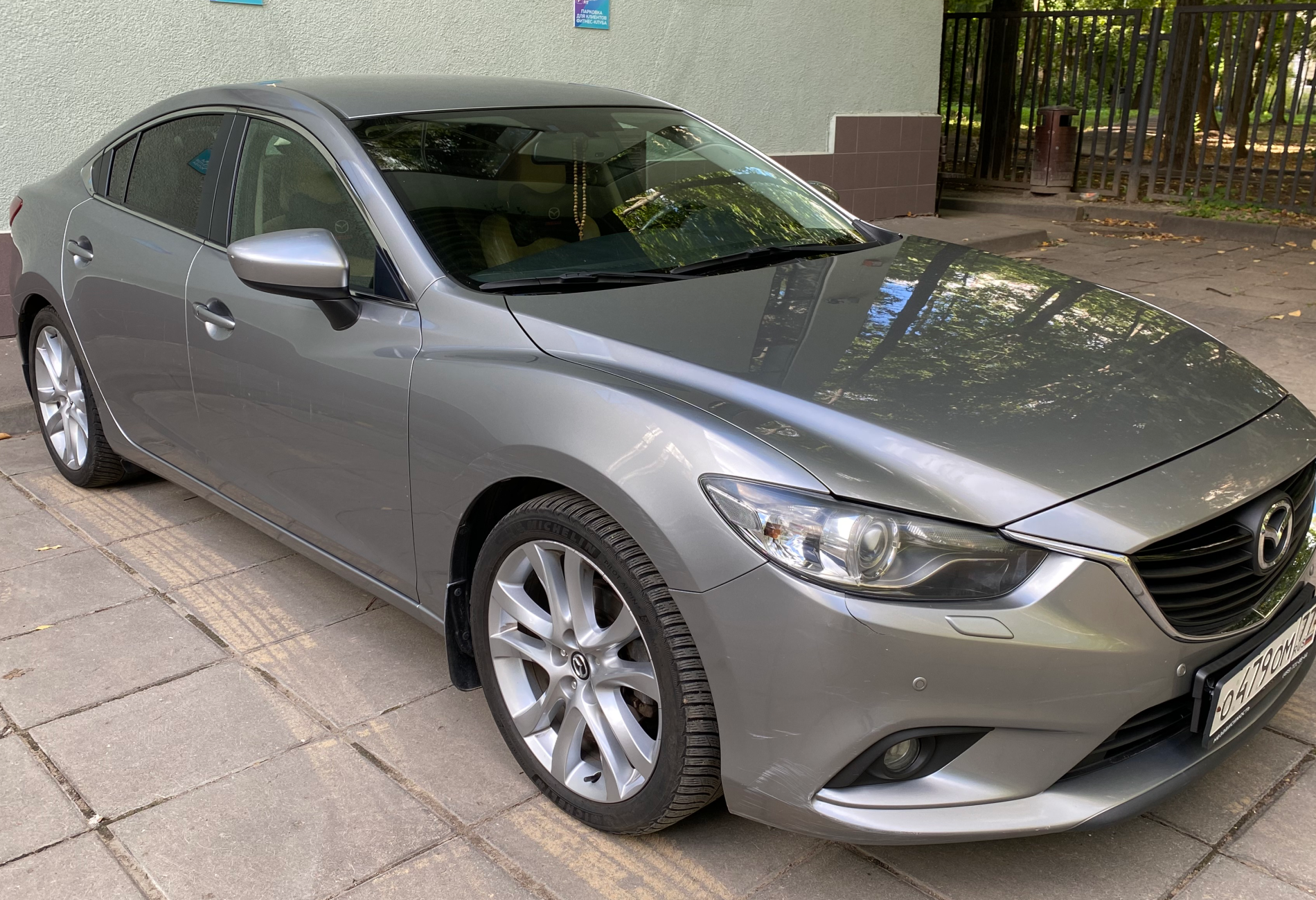 Аренда mazda 6 комфорт класса 2012 года в городе Москва Новые Черемушки от 4500 руб./сутки, передний привод, двигатель: бензин, объем 2 литра, ОСАГО (Впишу в полис), без водителя, недорого - RentRide