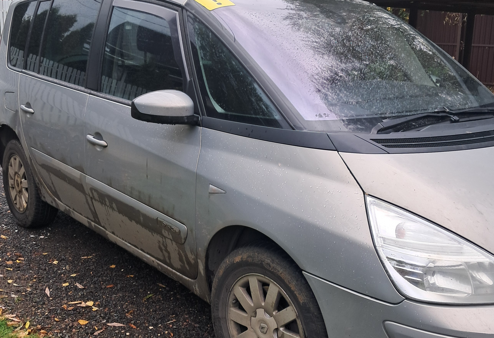 Аренда renault espace эконом класса 2006 года в городе Москва Тимирязевская от 2400 руб./сутки, передний привод, двигатель: дизель, объем 1.9 литров, ОСАГО (Впишу в полис), без водителя, недорого, вид 3 - RentRide