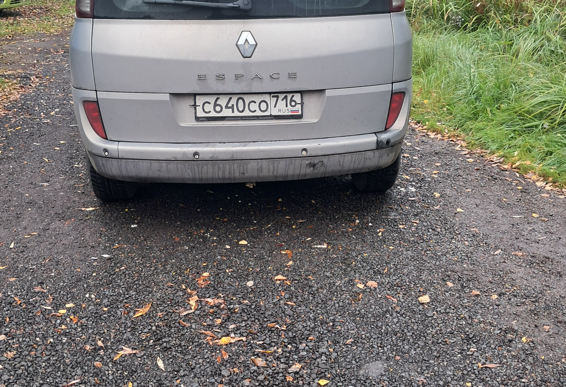 Аренда renault espace эконом класса 2006 года в городе Москва Тимирязевская от 2400 руб./сутки, передний привод, двигатель: дизель, объем 1.9 литров, ОСАГО (Впишу в полис), без водителя, недорого, вид 2 - RentRide