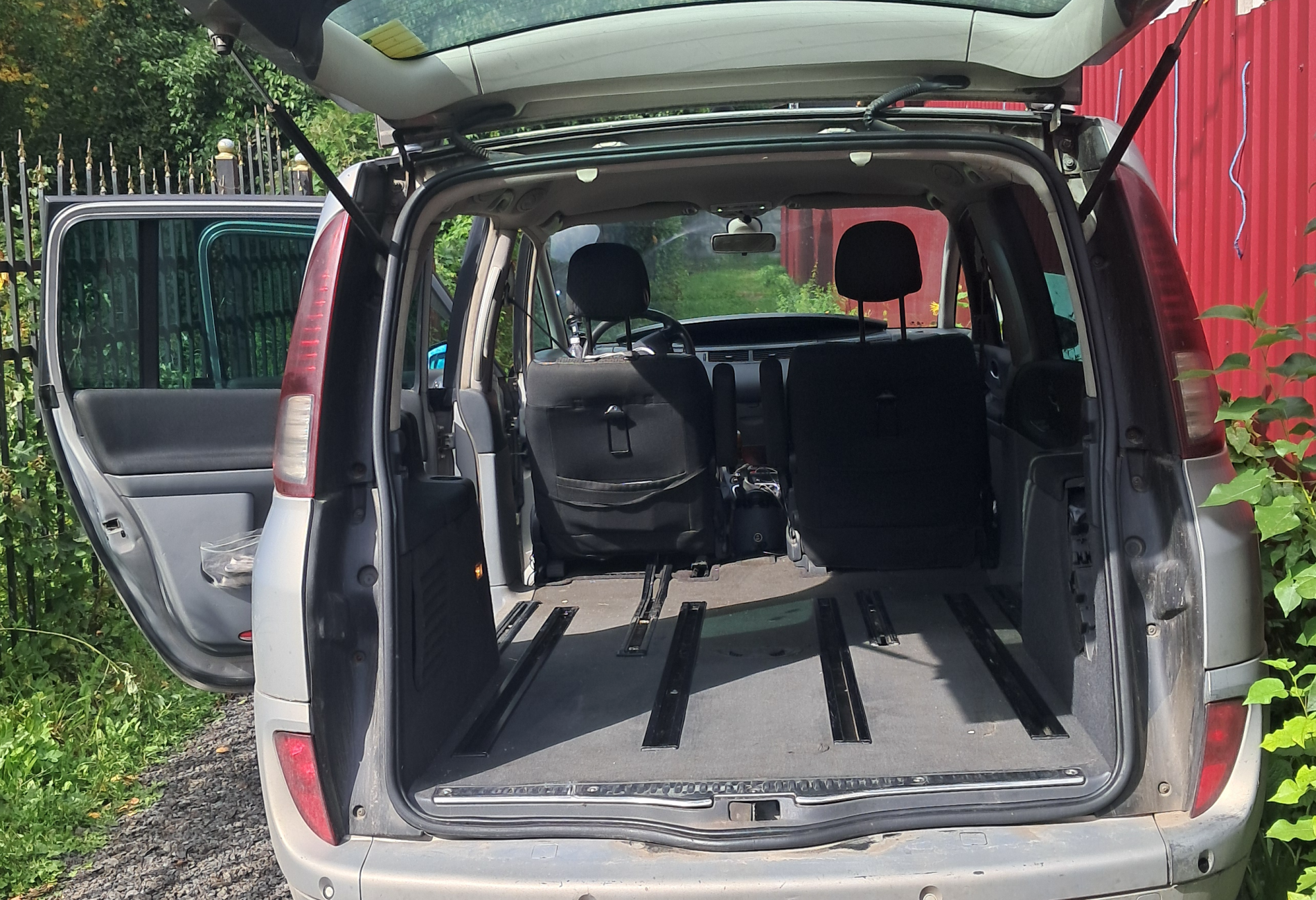 Аренда renault espace эконом класса 2006 года в городе Москва Тимирязевская от 2400 руб./сутки, передний привод, двигатель: дизель, объем 1.9 литров, ОСАГО (Впишу в полис), без водителя, недорого, вид 7 - RentRide