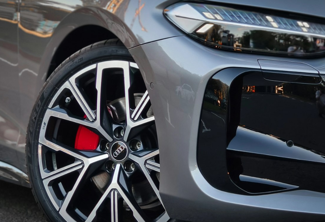 Аренда audi a5 премиум класса 2026 года в городе Москва Нахимовский проспект от 14400 руб./сутки, полный привод, двигатель: бензин, объем 2 литра, ОСАГО (Мультидрайв), без водителя, недорого, вид 3 - RentRide