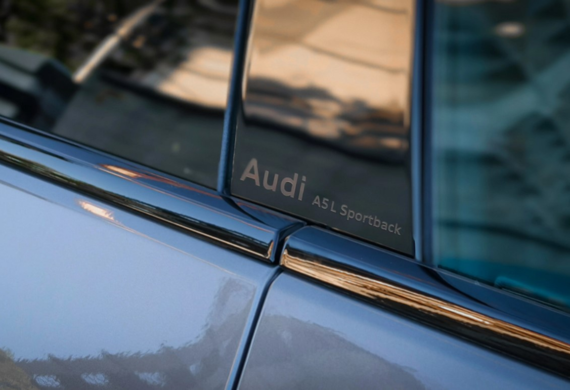 Аренда audi a5 премиум класса 2026 года в городе Москва Нахимовский проспект от 14400 руб./сутки, полный привод, двигатель: бензин, объем 2 литра, ОСАГО (Мультидрайв), без водителя, недорого, вид 7 - RentRide
