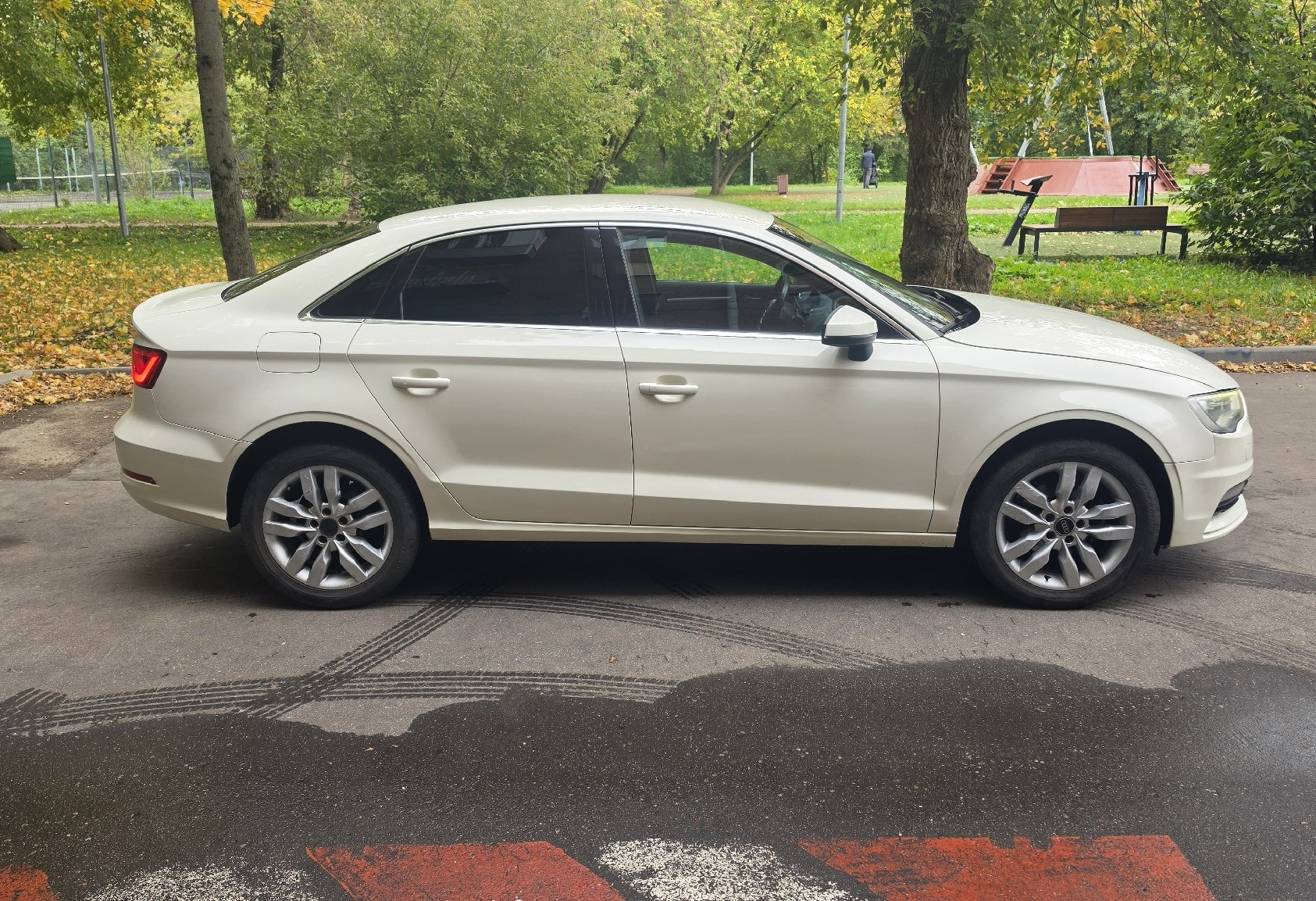 Аренда audi a3 комфорт класса 2014 года в городе Москва Нагорная от 3600 руб./сутки, передний привод, двигатель: бензин, объем 1.4 литра, ОСАГО (Впишу в полис), без водителя, недорого, вид 5 - RentRide
