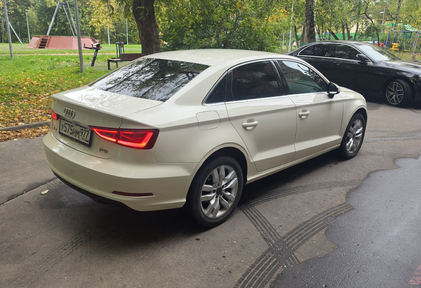 Аренда audi a3 комфорт класса 2014 года в городе Москва Нагорная от 3600 руб./сутки, передний привод, двигатель: бензин, объем 1.4 литра, ОСАГО (Впишу в полис), без водителя, недорого, вид 6 - RentRide