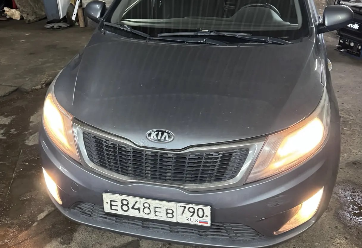 Аренда kia rio эконом класса 2014 года в городе Москва от 1440 руб./сутки, передний привод, двигатель: бензин, объем 1.4 литра, ОСАГО (Впишу в полис), без водителя, недорого - RentRide
