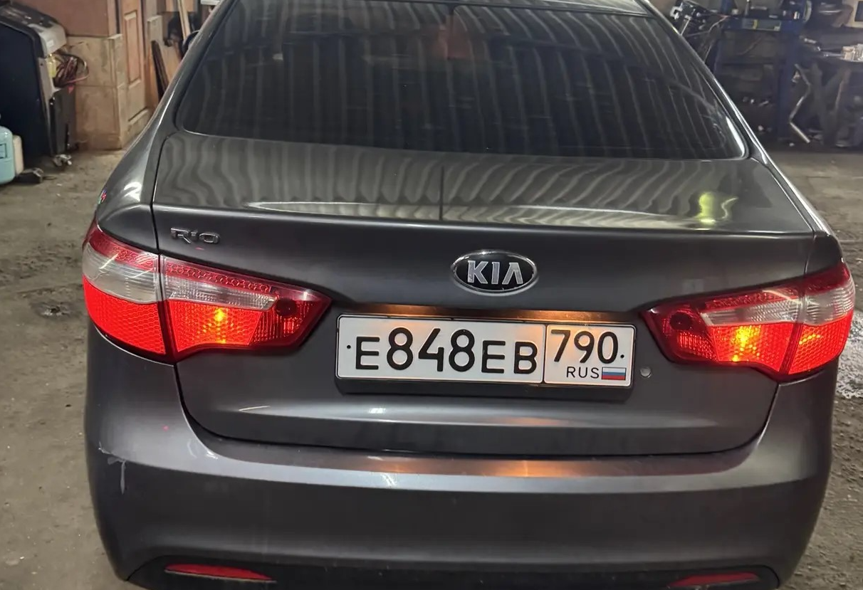 Аренда kia rio эконом класса 2014 года в городе Москва от 1440 руб./сутки, передний привод, двигатель: бензин, объем 1.4 литра, ОСАГО (Впишу в полис), без водителя, недорого, вид 4 - RentRide