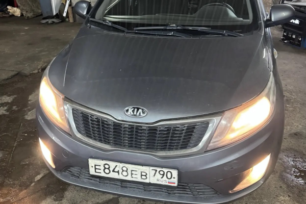 Прокат авто kia rio эконом класса 2014 года в городе Химки от 1440 руб./сутки, передний привод, двигатель: бензин, объем 1.4 литра, ОСАГО (Впишу в полис), без водителя, недорого - RentRide