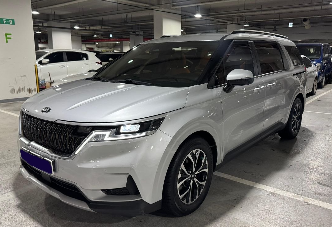 Аренда kia carnival 2021 года в городе Москва Строгино от 8000 руб./сутки, передний привод, двигатель: дизель, объем 2.2 литра, каско (Мультидрайв), ОСАГО (Мультидрайв), без водителя, недорого - RentRide