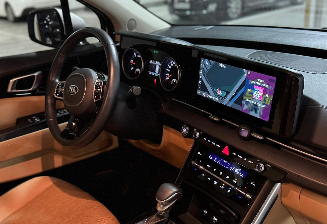 Аренда kia carnival 2021 года в городе Москва Строгино от 8000 руб./сутки, передний привод, двигатель: дизель, объем 2.2 литра, каско (Мультидрайв), ОСАГО (Мультидрайв), без водителя, недорого, вид 3 - RentRide