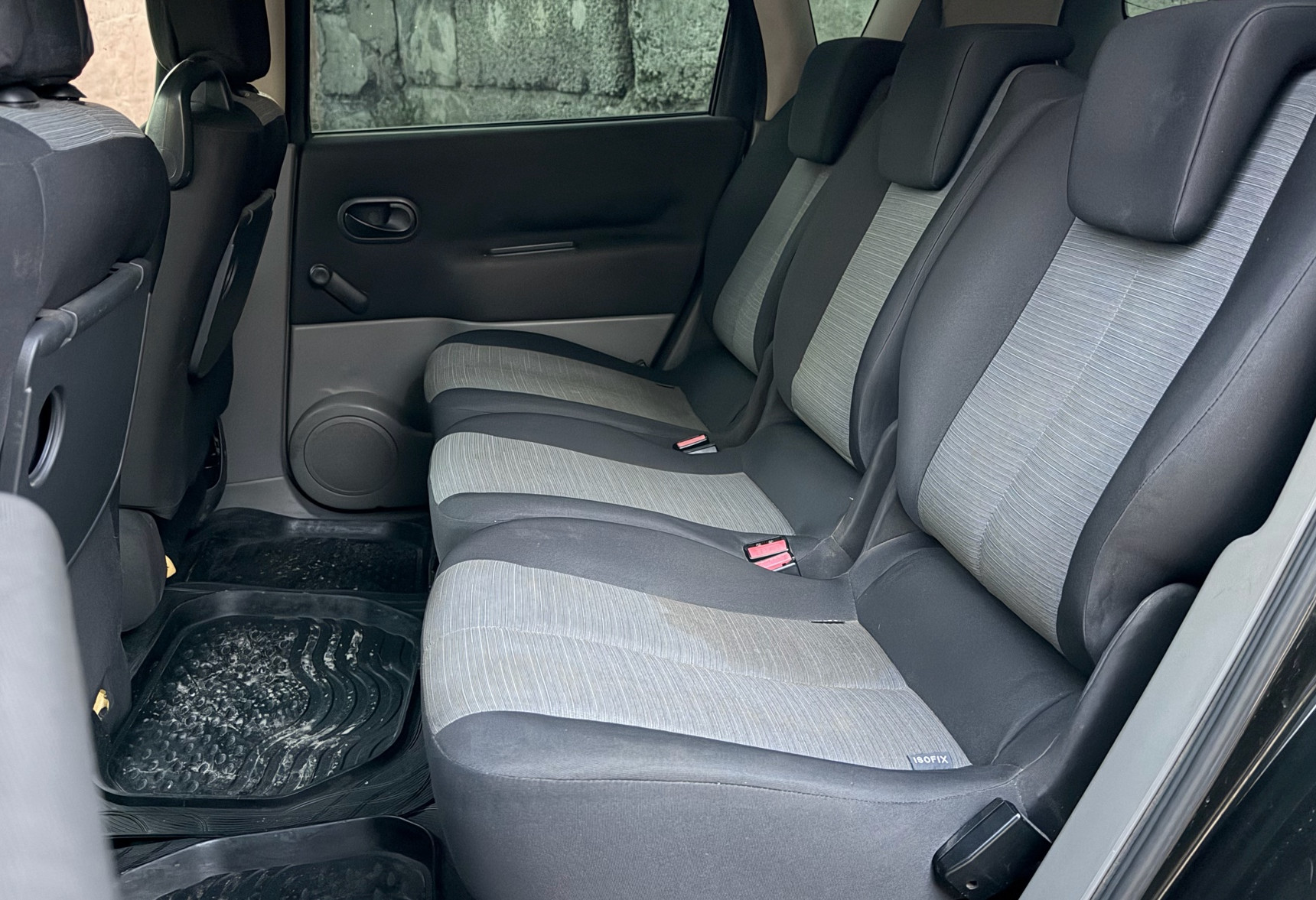 Аренда renault scenic эконом класса 2004 года в городе Москва Водный стадион от 1600 руб./сутки, передний привод, двигатель: бензин, объем 1.6 литров, ОСАГО (Впишу в полис), без водителя, недорого, вид 6 - RentRide