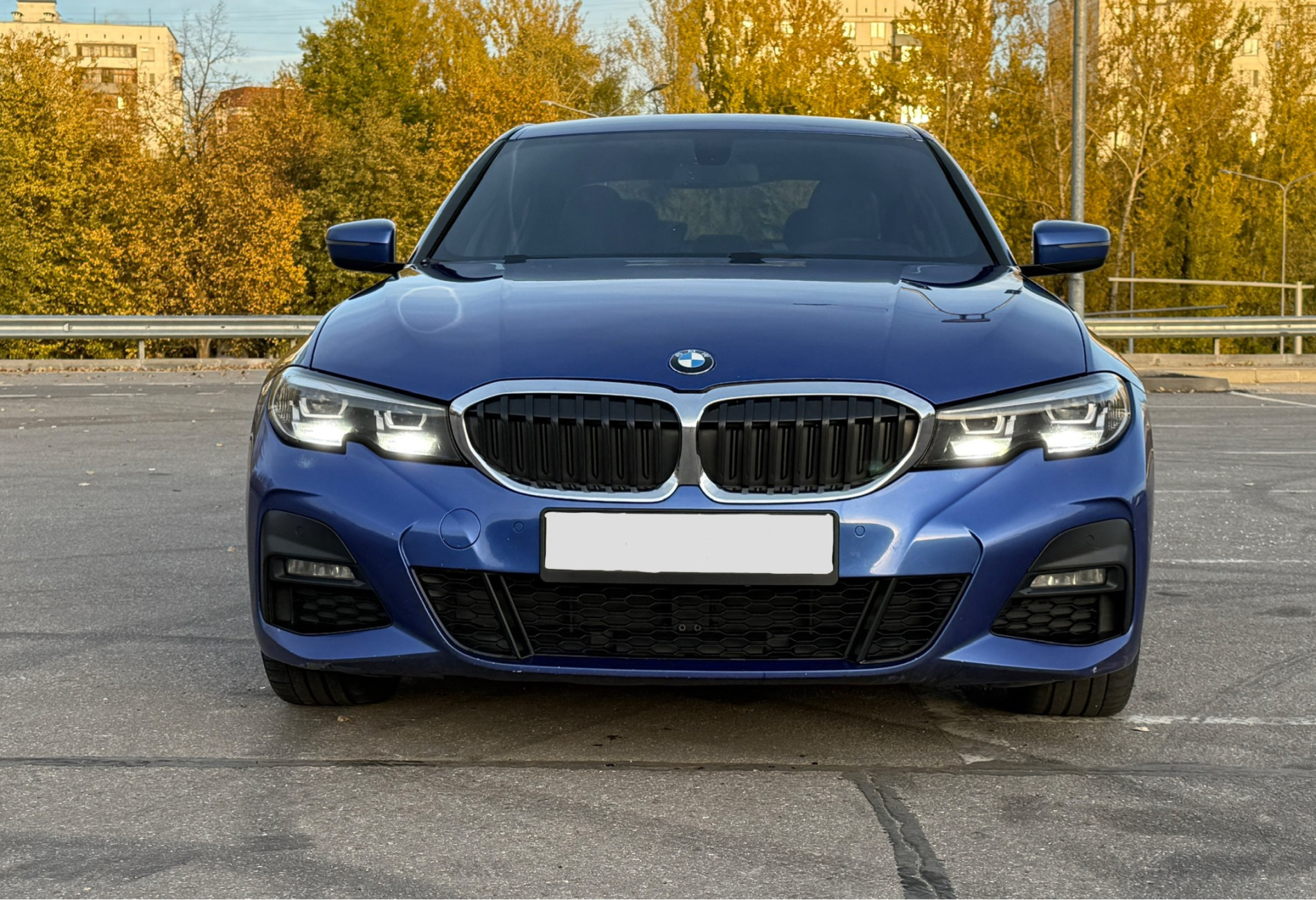 Аренда bmw 3-serii бизнес класса 2020 года в городе Москва Бабушкинская от 7200 руб./сутки, полный привод, двигатель: дизель, объем 2 литра, каско (Впишу в полис), ОСАГО (Мультидрайв), без водителя, недорого, вид 3 - RentRide