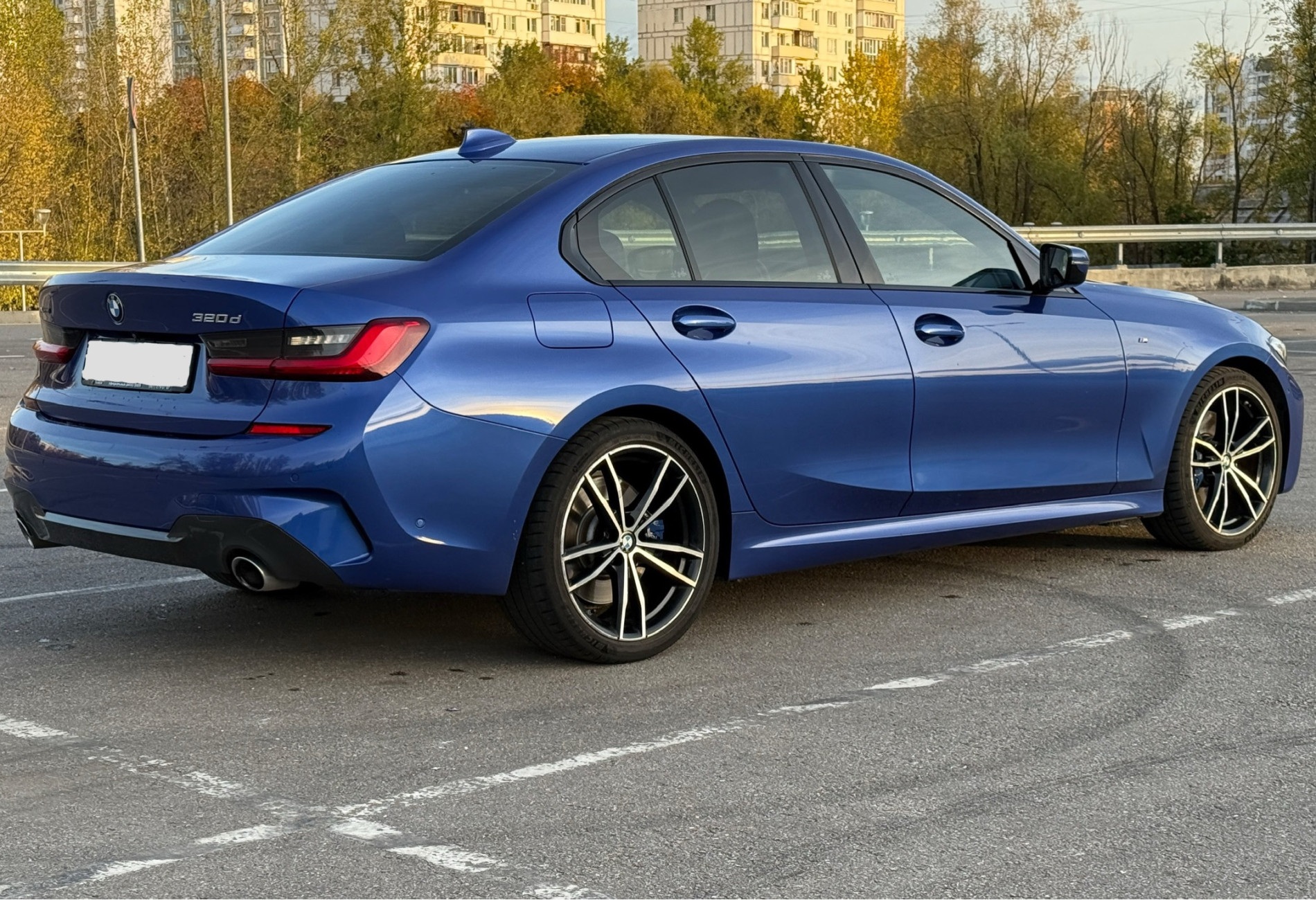 Аренда bmw 3-serii бизнес класса 2020 года в городе Москва Бабушкинская от 7200 руб./сутки, полный привод, двигатель: дизель, объем 2 литра, каско (Впишу в полис), ОСАГО (Мультидрайв), без водителя, недорого, вид 5 - RentRide
