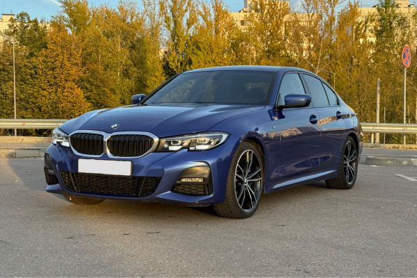 Прокат авто bmw 3-serii бизнес класса 2020 года в городе Москва Бабушкинская от 7200 руб./сутки, полный привод, двигатель: дизель, объем 2 литра, каско (Впишу в полис), ОСАГО (Мультидрайв), без водителя, недорого - RentRide