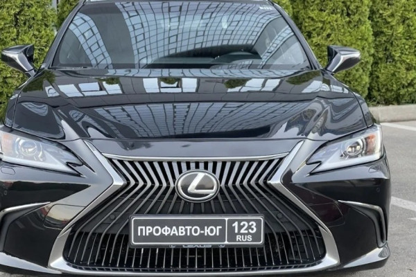 Прокат авто lexus es бизнес класса 2019 года в городе Краснодар от 5200 руб./сутки, передний привод, двигатель: бензин, объем 2.5 литров, ОСАГО (Впишу в полис), без водителя, недорого - RentRide