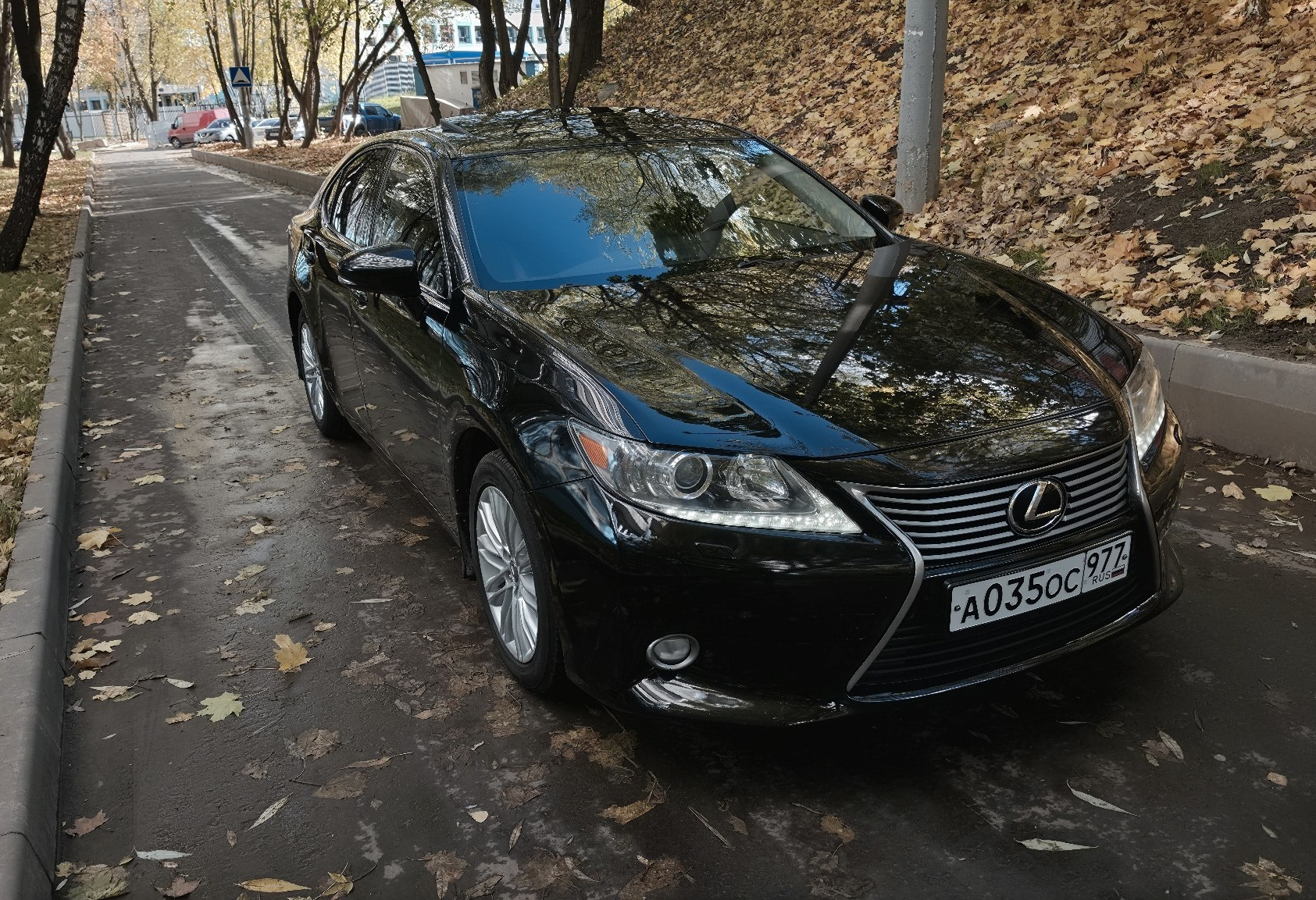 Аренда lexus es бизнес класса 2014 года в городе Москва Царицыно от 6400 руб./сутки, передний привод, двигатель: бензин, объем 2.5 литров, ОСАГО (Впишу в полис), без водителя, недорого, вид 2 - RentRide