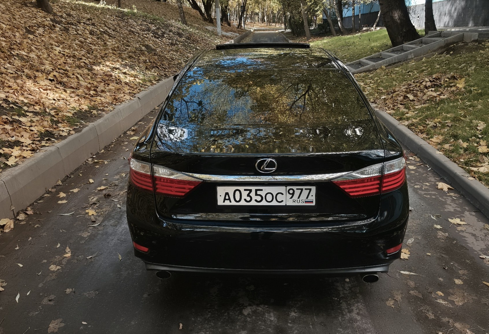 Аренда lexus es бизнес класса 2014 года в городе Москва Царицыно от 6400 руб./сутки, передний привод, двигатель: бензин, объем 2.5 литров, ОСАГО (Впишу в полис), без водителя, недорого, вид 5 - RentRide