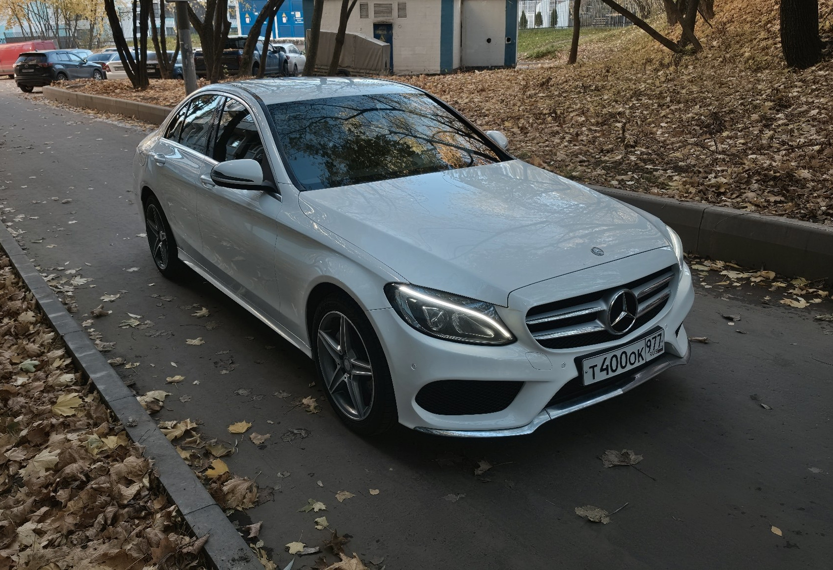 Аренда mercedes-benz c-klass бизнес класса 2017 года в городе Москва Царицыно от 6400 руб./сутки, задний привод, двигатель: бензин, объем 1.6 литров, ОСАГО (Впишу в полис), без водителя, недорого - RentRide