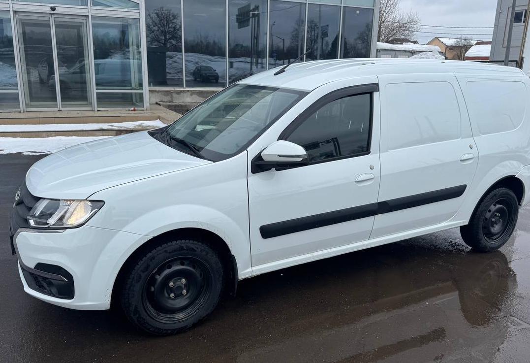 Аренда lada-vaz largus эконом класса 2025 года в городе Москва от 2400 руб./сутки, передний привод, двигатель: бензин, объем 1.6 литров, ОСАГО (Впишу в полис), без водителя, недорого, вид 2 - RentRide