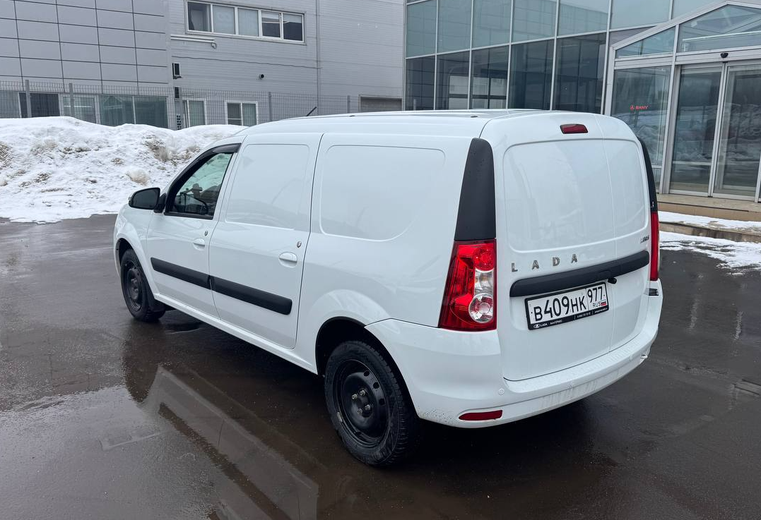 Аренда lada-vaz largus эконом класса 2025 года в городе Москва от 2400 руб./сутки, передний привод, двигатель: бензин, объем 1.6 литров, ОСАГО (Впишу в полис), без водителя, недорого, вид 3 - RentRide