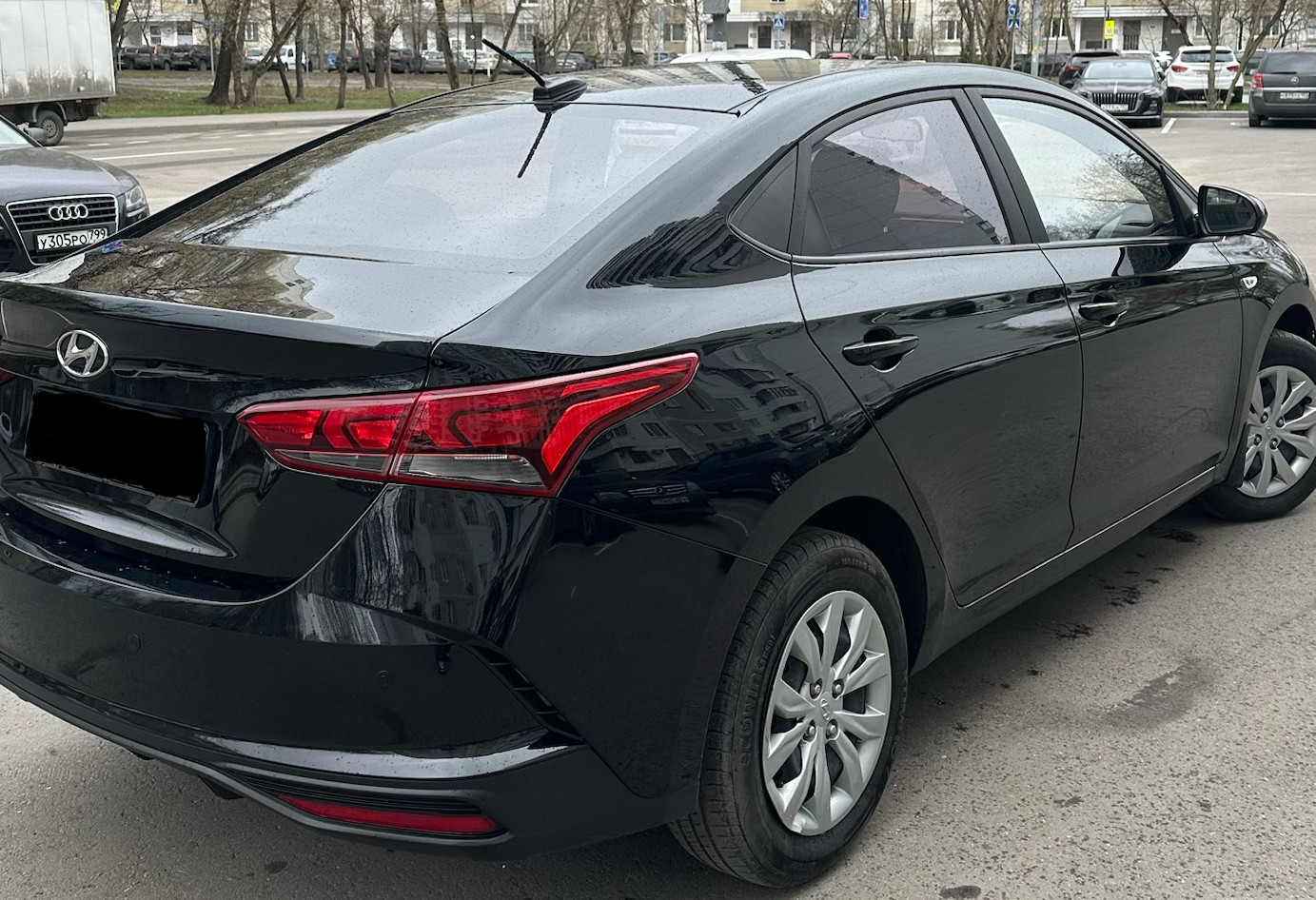 Аренда hyundai solaris эконом класса 2020 года в городе Москва Бульвар Рокоссовского от 2320 руб./сутки, передний привод, двигатель: бензин, объем 1.6 литров, ОСАГО (Впишу в полис), без водителя, недорого, вид 4 - RentRide