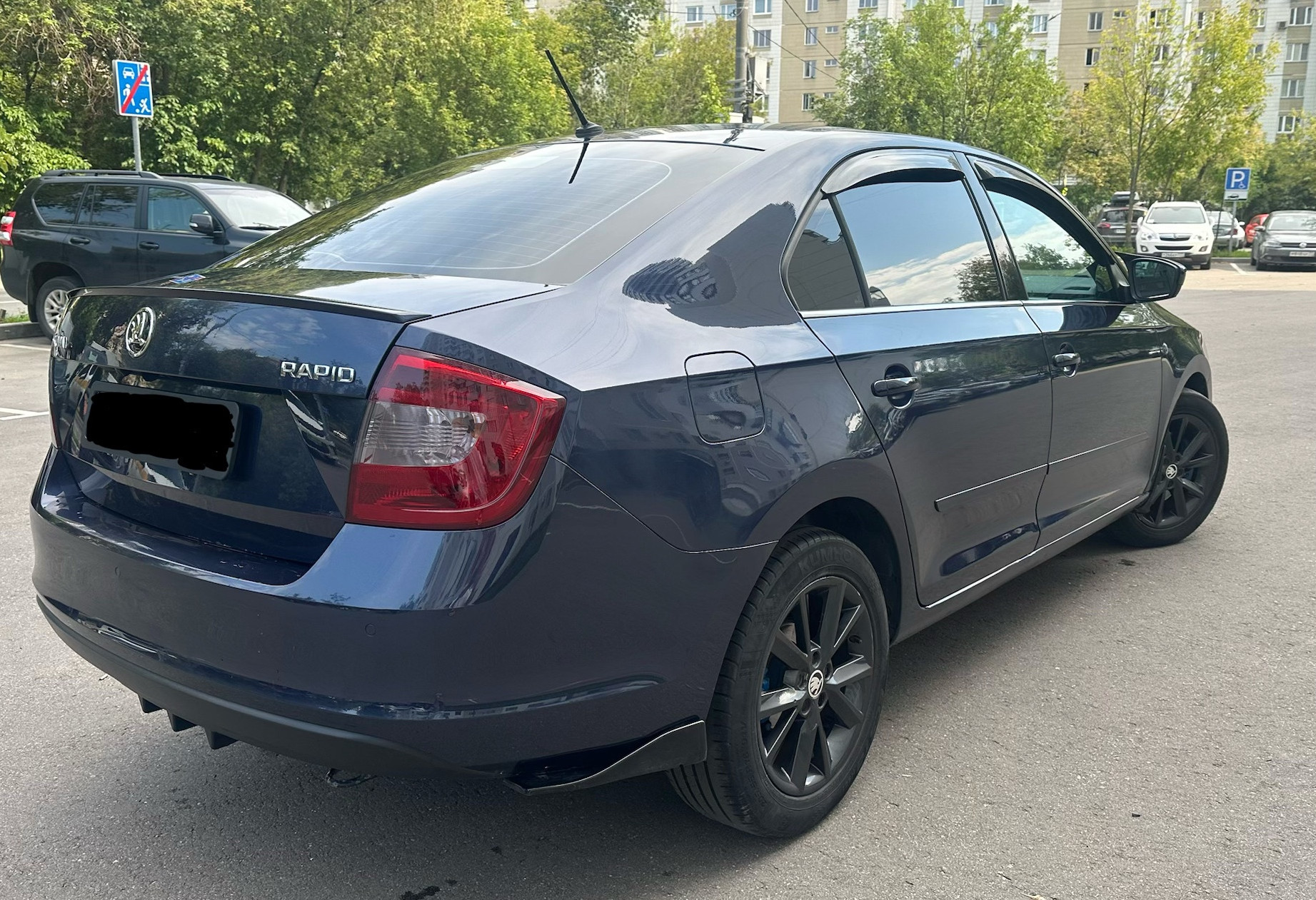 Аренда skoda rapid эконом класса 2016 года в городе Москва Бульвар Рокоссовского от 2160 руб./сутки, передний привод, двигатель: бензин, объем 1.4 литра, ОСАГО (Впишу в полис), без водителя, недорого, вид 3 - RentRide
