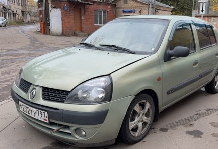 Аренда renault clio 2002 года в городе Москва Коптево от 1440 руб./сутки, передний привод, двигатель: бензин, объем 1.4 литра, ОСАГО (Впишу в полис), без водителя, недорого, вид 3 - RentRide