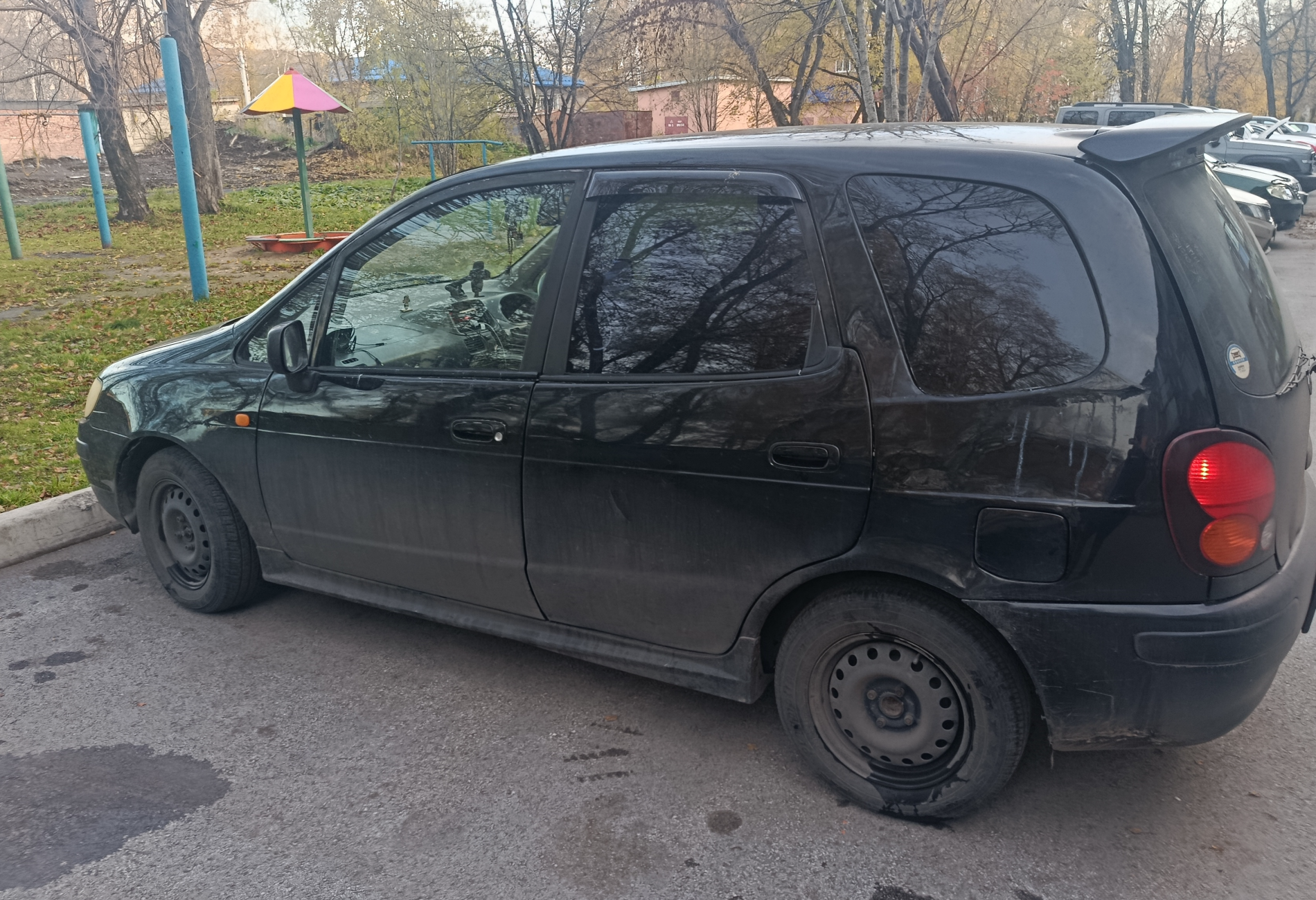 Аренда toyota corolla-spacio эконом класса 1999 года в городе Москва от 1440 руб./сутки, передний привод, двигатель: бензин, ОСАГО (Мультидрайв), без водителя, недорого - RentRide