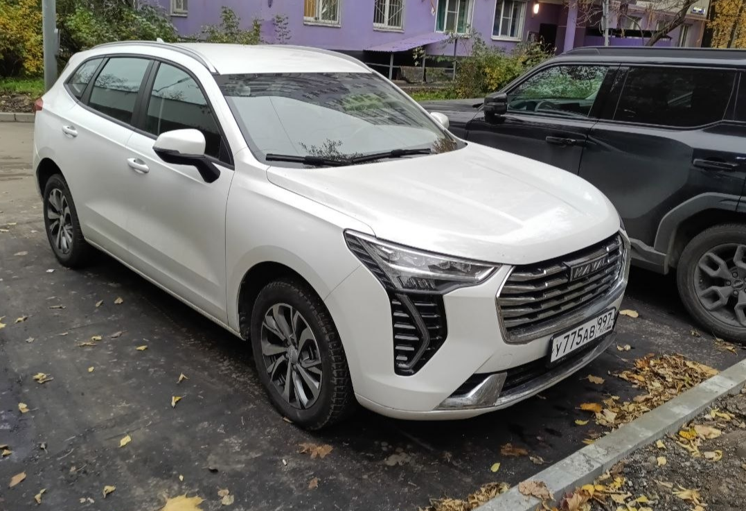 Аренда haval jolion комфорт класса 2023 года в городе Москва Зюзино от 2800 руб./сутки, передний привод, двигатель: бензин, объем 1.5 литров, ОСАГО (Впишу в полис), без водителя, недорого, вид 5 - RentRide