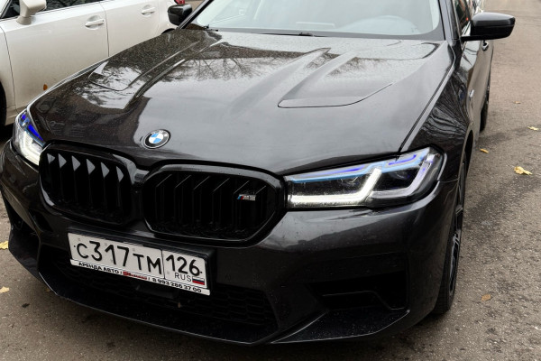 Прокат авто bmw 5-serii бизнес класса 2018 года в городе Москва Нагорная от 11992 руб./сутки, задний привод, двигатель: дизель, объем 2 литра, ОСАГО (Впишу в полис), без водителя, недорого - RentRide