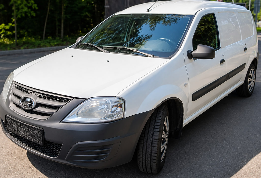 Аренда lada-vaz largus эконом класса 2018 года в городе Москва от 2000 руб./сутки, передний привод, двигатель: бензин, объем 1.6 литров, ОСАГО (Впишу в полис), без водителя, недорого - RentRide