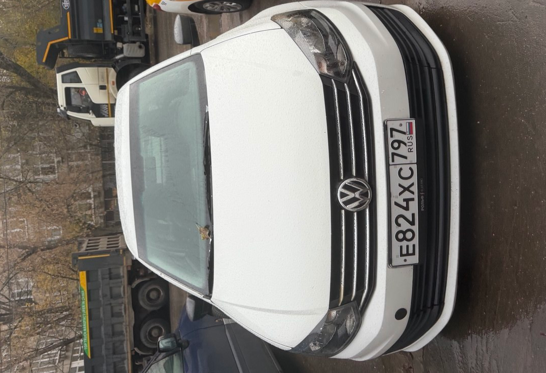 Аренда volkswagen polo эконом класса 2015 года в городе Москва от 1440 руб./сутки, передний привод, двигатель: бензин, объем 1.6 литров, без водителя, недорого, вид 2 - RentRide