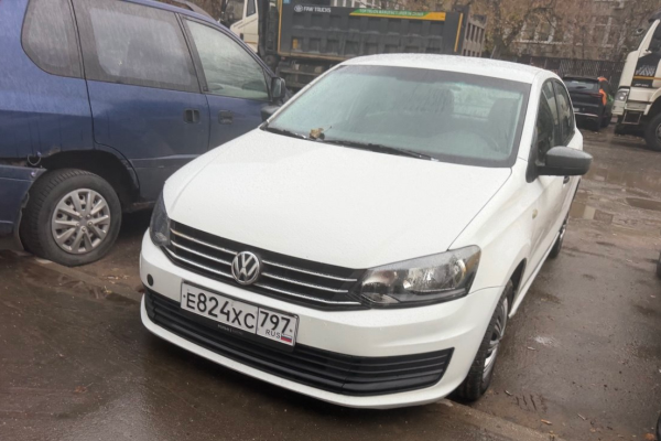 Прокат авто volkswagen polo эконом класса 2015 года в городе Москва от 1440 руб./сутки, передний привод, двигатель: бензин, объем 1.6 литров, без водителя, недорого - RentRide