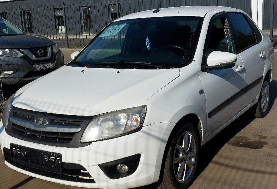 Аренда lada-vaz largus эконом класса 2015 года в городе Москва от 960 руб./сутки, передний привод, двигатель: бензин, объем 1.6 литров, ОСАГО (Впишу в полис), без водителя, недорого - RentRide