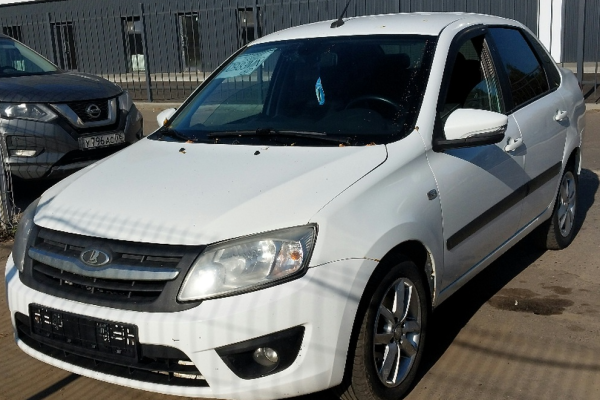 Прокат авто lada-vaz largus эконом класса 2015 года в городе Ярославль от 960 руб./сутки, передний привод, двигатель: бензин, объем 1.6 литров, ОСАГО (Впишу в полис), без водителя, недорого - RentRide