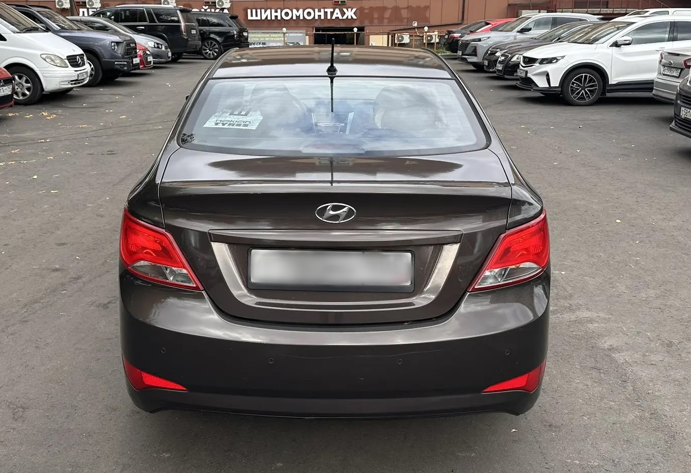 Аренда hyundai solaris эконом класса 2015 года в городе Москва Бульвар Дмитрия Донского от 1650 руб./сутки, передний привод, двигатель: бензин, объем 1.4 литра, ОСАГО (Мультидрайв), без водителя, недорого, вид 4 - RentRide