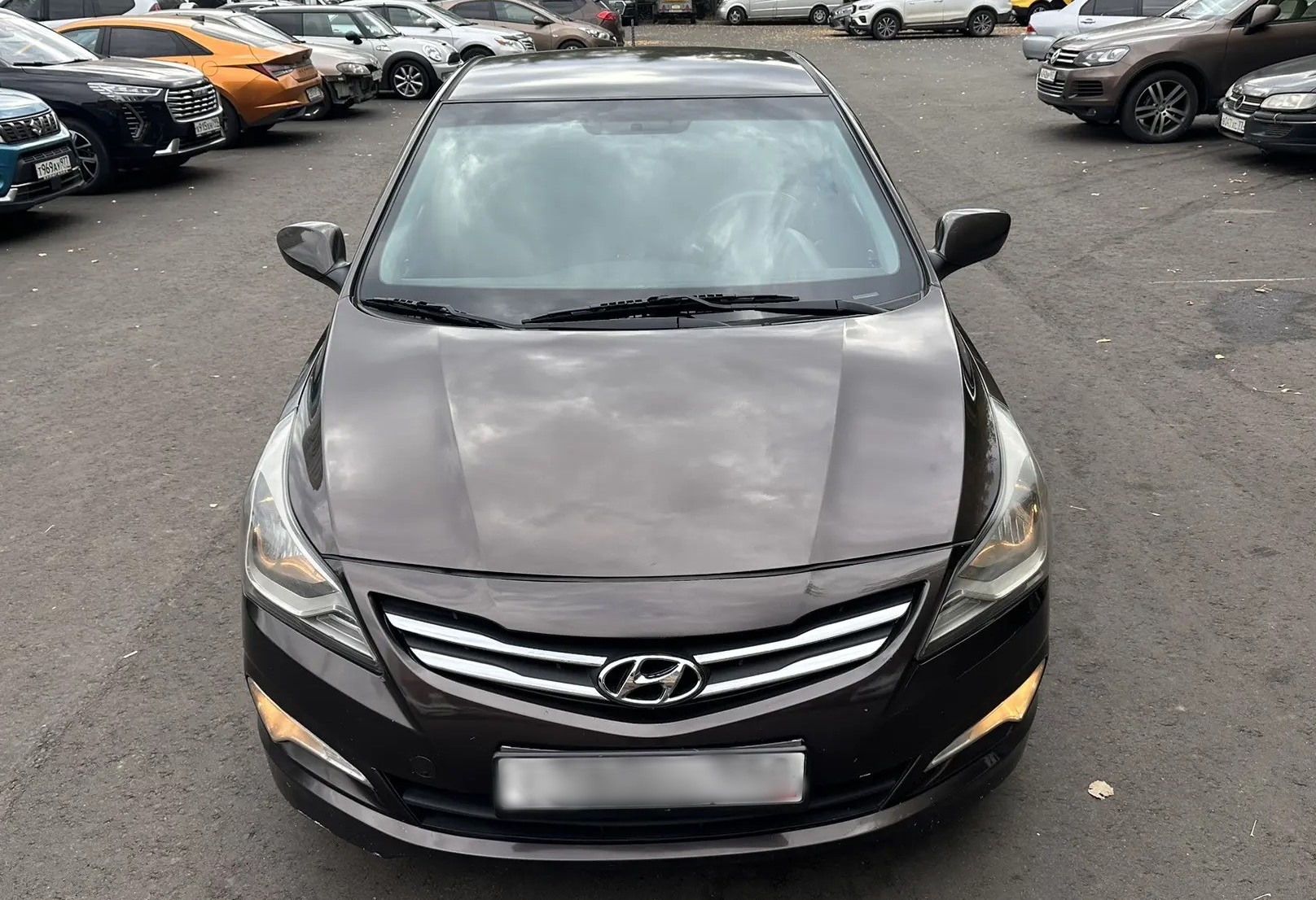 Аренда hyundai solaris эконом класса 2015 года в городе Москва Бульвар Дмитрия Донского от 1650 руб./сутки, передний привод, двигатель: бензин, объем 1.4 литра, ОСАГО (Мультидрайв), без водителя, недорого, вид 2 - RentRide