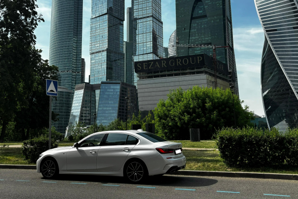Прокат авто bmw bmw бизнес класса 2021 года в городе Москва от 8000 руб./сутки, задний привод, двигатель: бензин, объем 2000 литров, каско (Впишу в полис), ОСАГО (Впишу в полис), без водителя, недорого - RentRide
