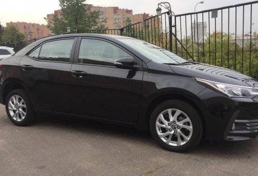 Аренда toyota corolla стандарт класса 2017 года в городе Москва от 3300 руб./сутки, передний привод, двигатель: бензин, объем 1.6 литров, каско (Мультидрайв), ОСАГО (Мультидрайв), без водителя, недорого, вид 4 - RentRide